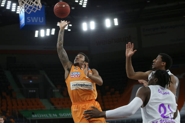 的锋线冲击 的锋线冲击